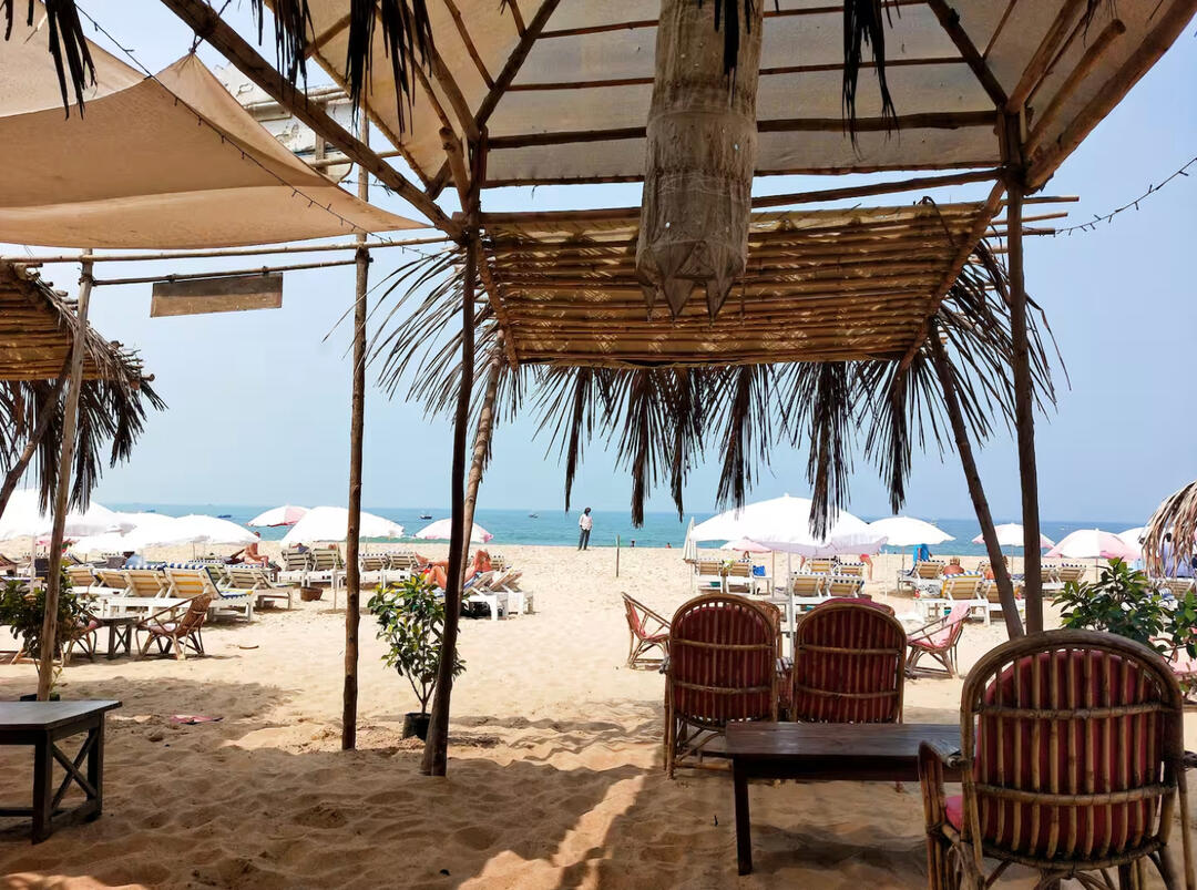 Bongo shack! Beachfront shack with shaded seating area, loungers, and ocean views.